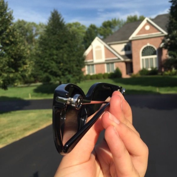 Oversized Michael Kors Sunglasses (lightweight) - Picture 3 of 5